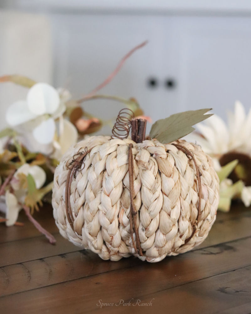 Cream Braided Cornhusk Pumpkin