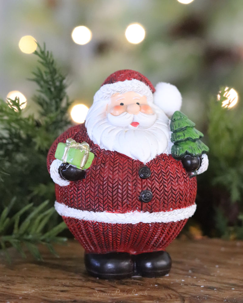 Resin Knit Suit Santa