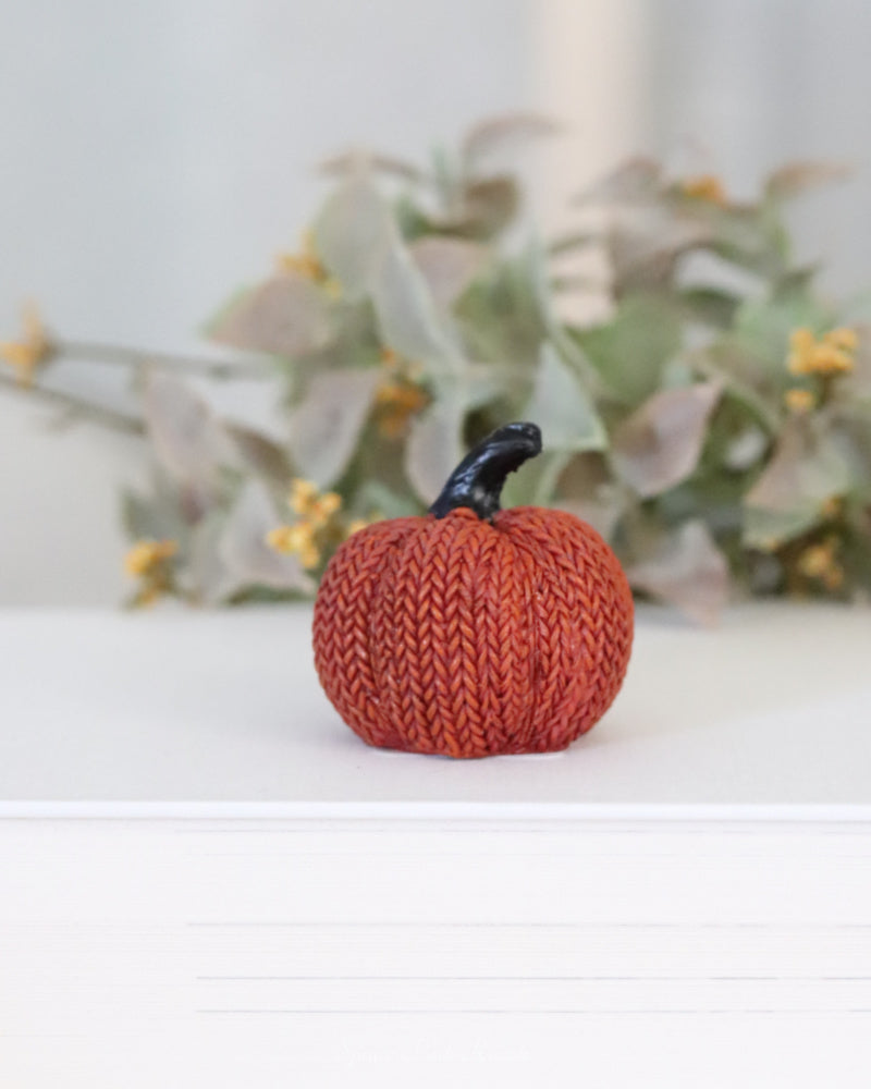 Resin Mini Knit Pumpkin