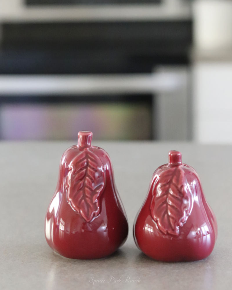 Pear Salt and Pepper Set