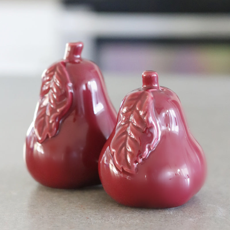 Pear Salt and Pepper Set