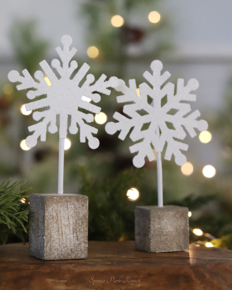 Metal Snowflake Clip Holder