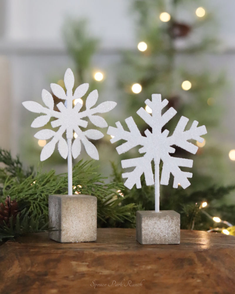 Metal Snowflake Clip Holder