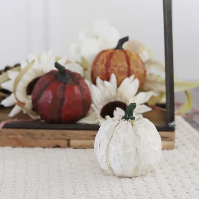 Wood Look Resin Pumpkin Round