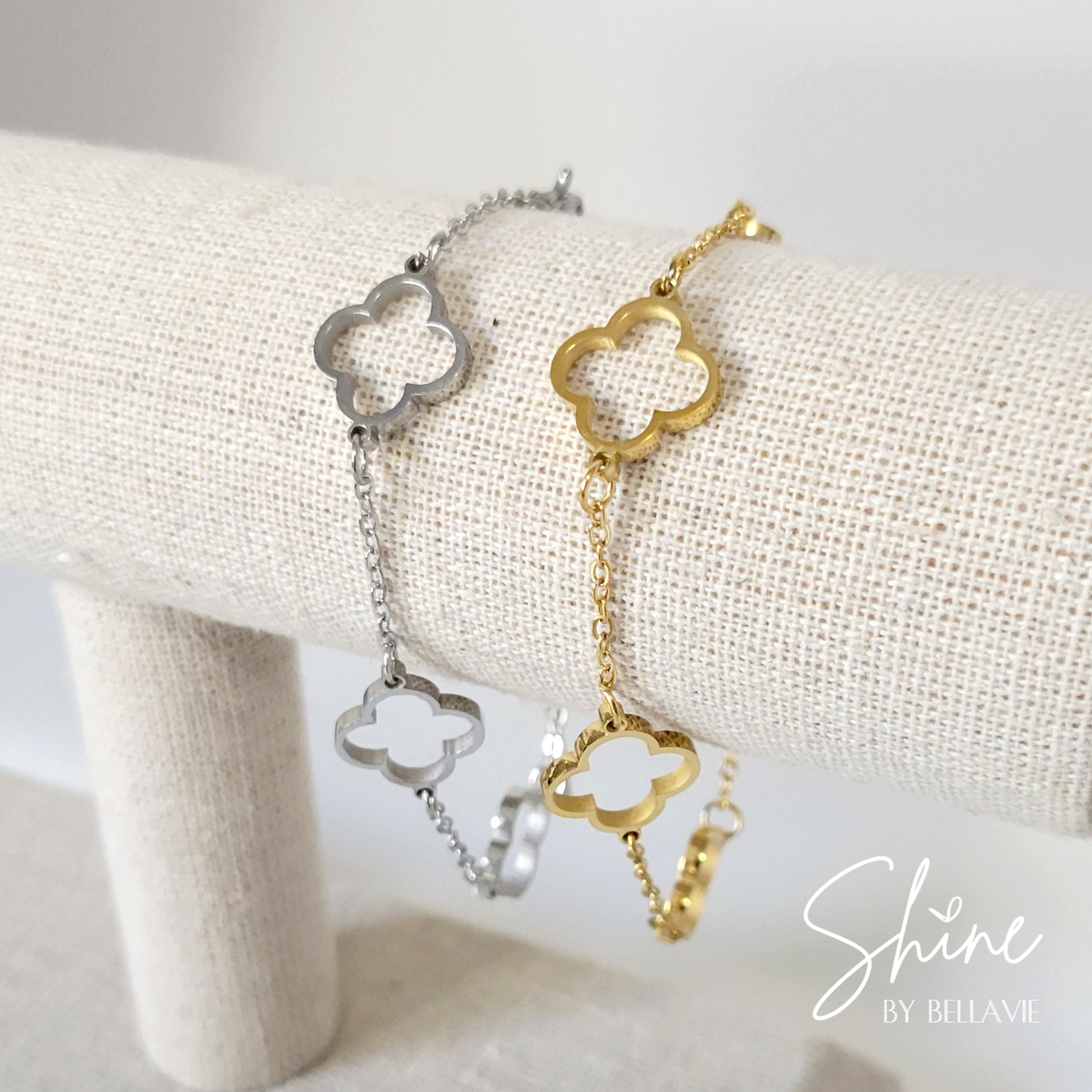 BELLAVIE Signature Hollow Quatrefoil Bracelet