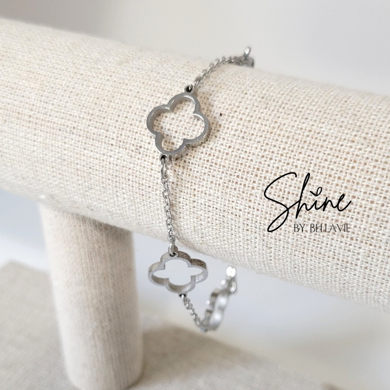 BELLAVIE Signature Hollow Quatrefoil Bracelet