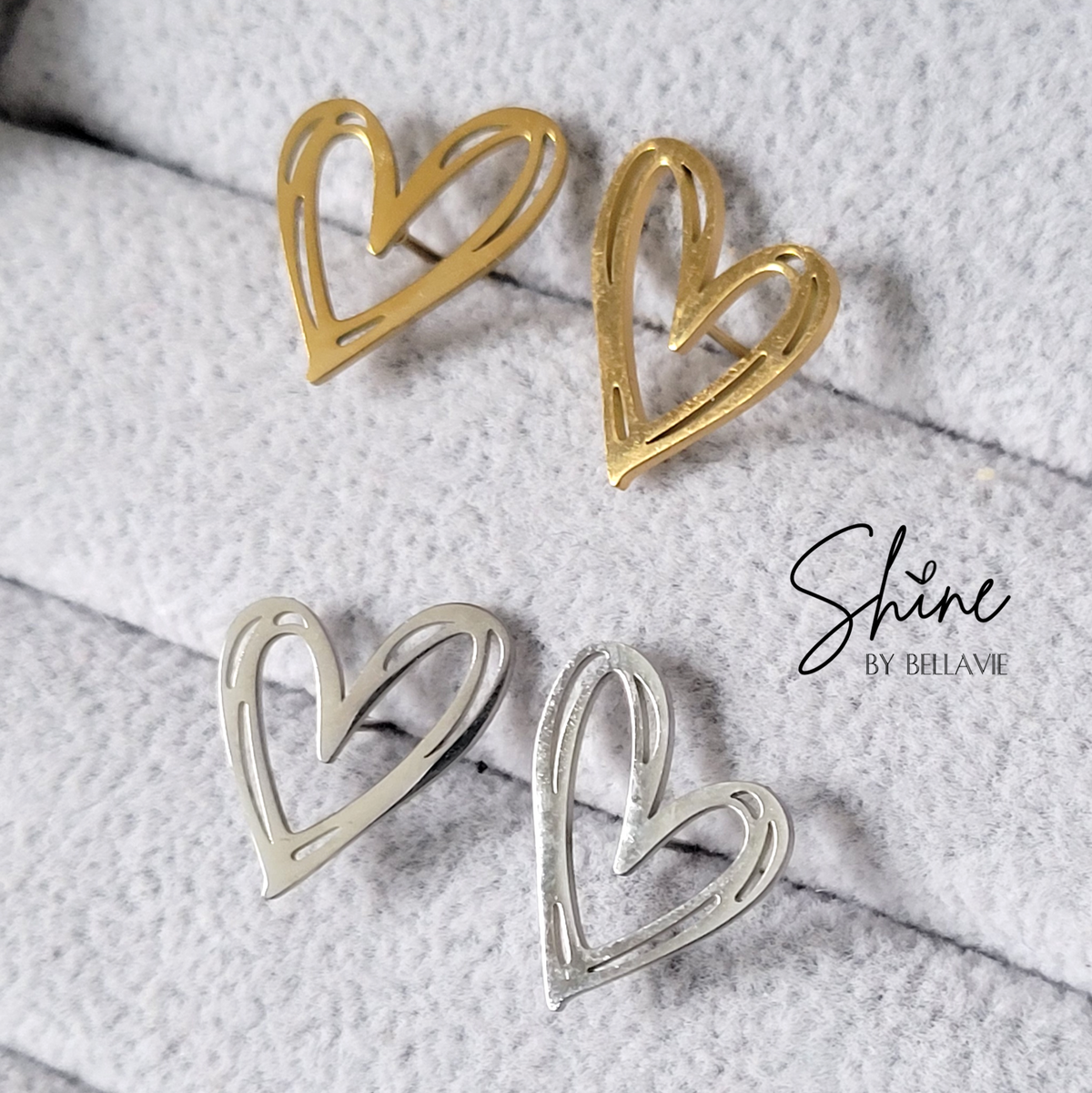 Corazon Heart Stud Earrings