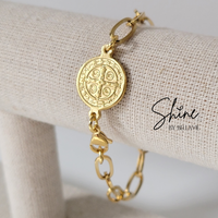 Giovanna Paperclip Bracelet With Medallion