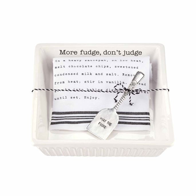 Fudge Baker With Towel Set