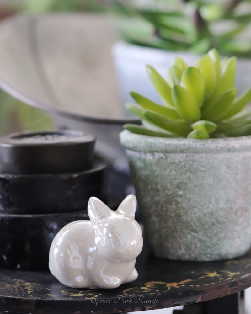 Mini Dolomite Bunny White